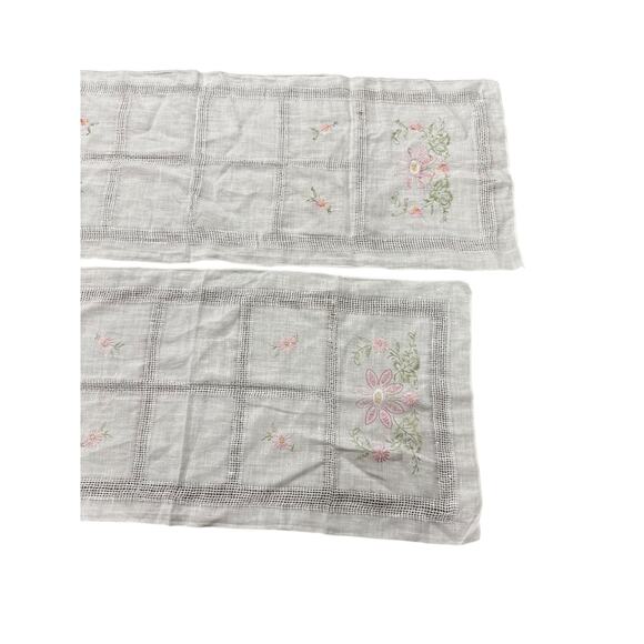 2 Piece Lot Vintage Table Runners Cloths Pink Embroidered Flowers Dainty Granny - Picture 7 of 7